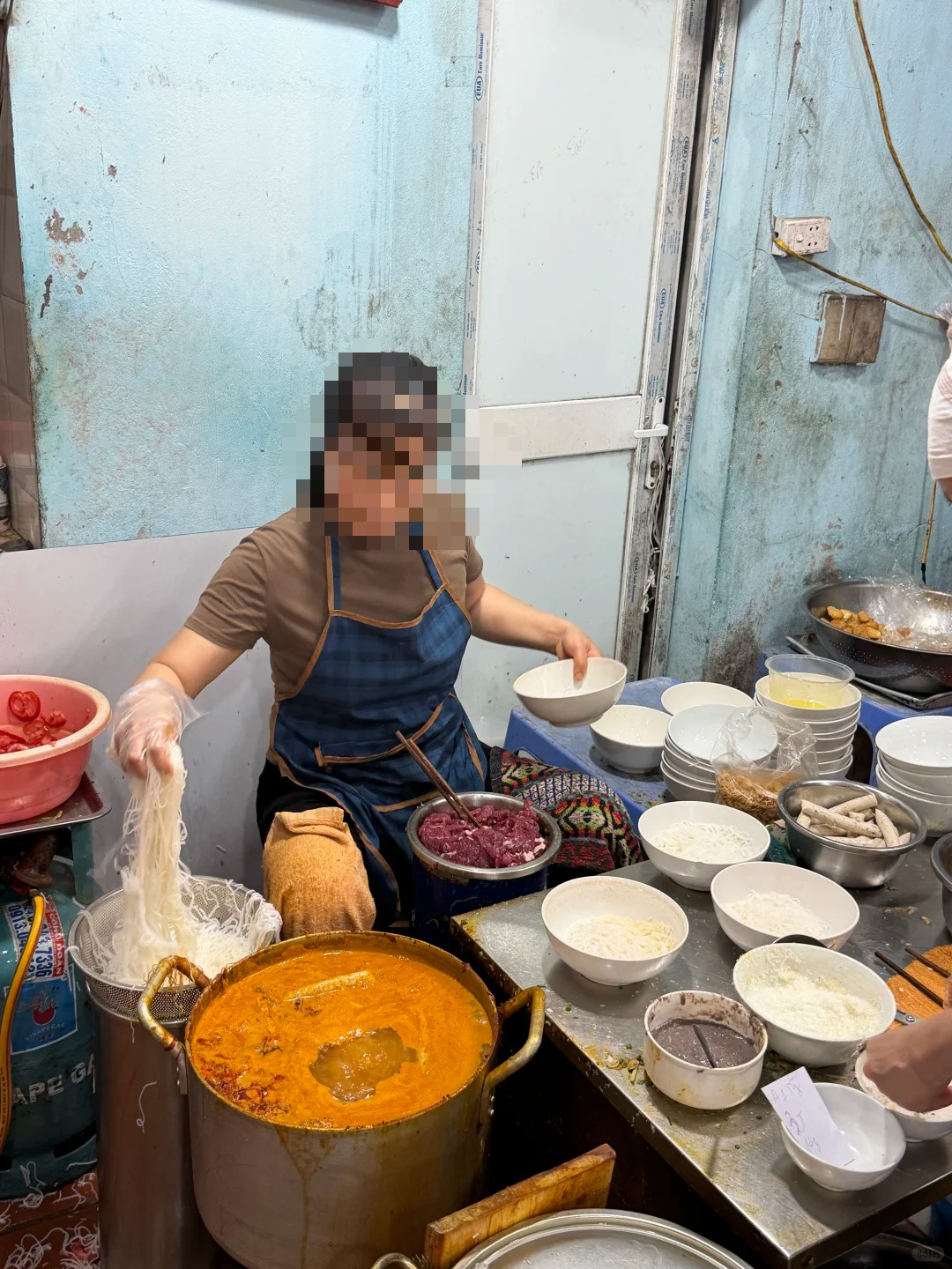 Ẩm thực vỉa h&egrave; Việt Nam bị ch&ecirc; tr&ecirc;n MXH Trung Quốc v&agrave; m&agrave;n đ&aacute;p trả 10 điểm tinh tế của netizen Việt- Ảnh 4.