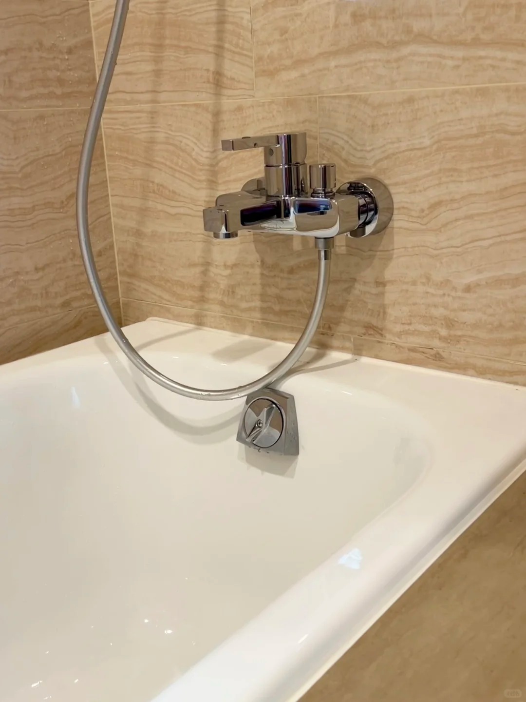 Đến năm 30 tuổi, t&ocirc;i mới thấm th&iacute;a lời mẹ dạy: Muốn nh&agrave; sạch, con phải biết bu&ocirc;ng...- Ảnh 3.