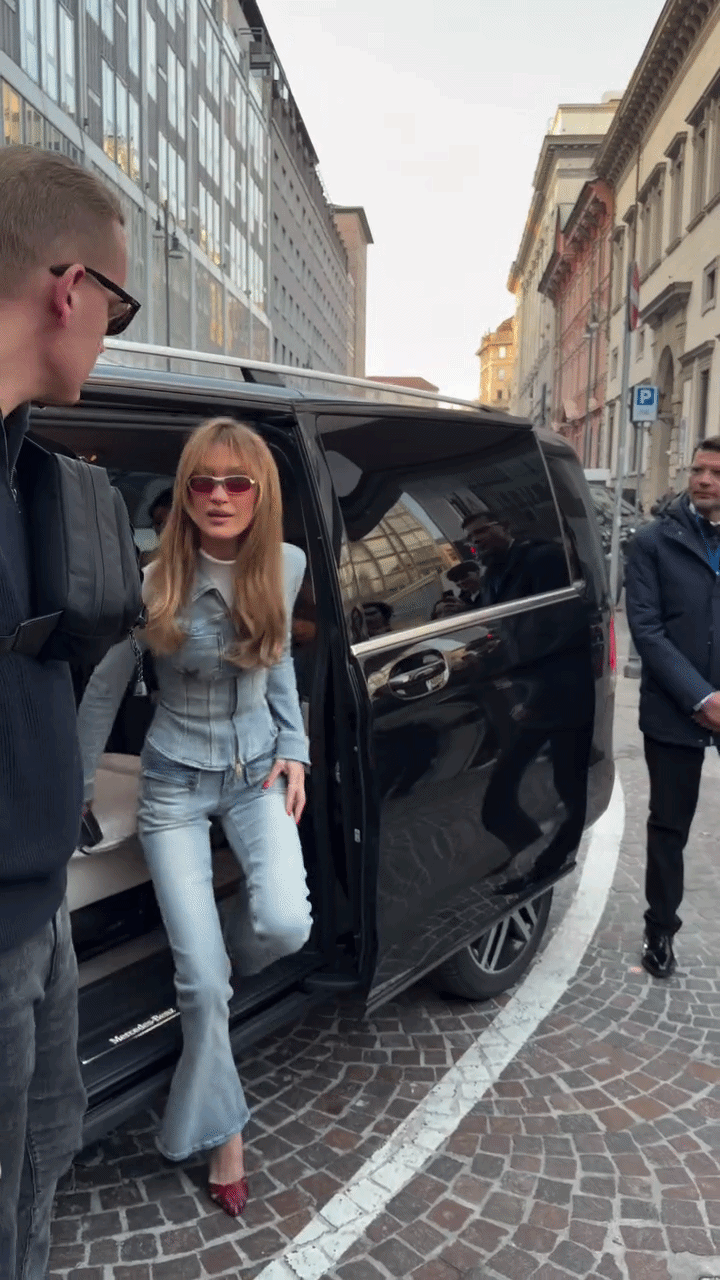 3 triệu người hoang mang với th&acirc;n h&igrave;nh mỏng d&iacute;nh của Bella Hadid- Ảnh 1.