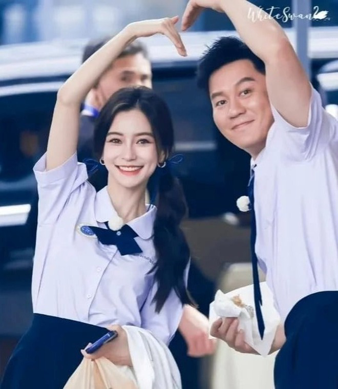 Angelababy hẹn h&ograve; &ldquo;hồng h&agrave;i nhi&rdquo;, quyết hơn thua với Huỳnh Hiểu Minh ư?- Ảnh 6.