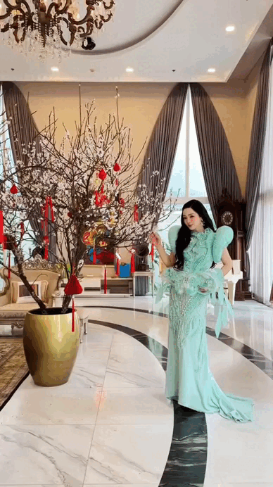 Mỹ nh&acirc;n Vbiz sống trong biệt thự 1000m2 lộng lẫy như cung điện, đi mỏi ch&acirc;n vẫn kh&ocirc;ng hết- Ảnh 14.