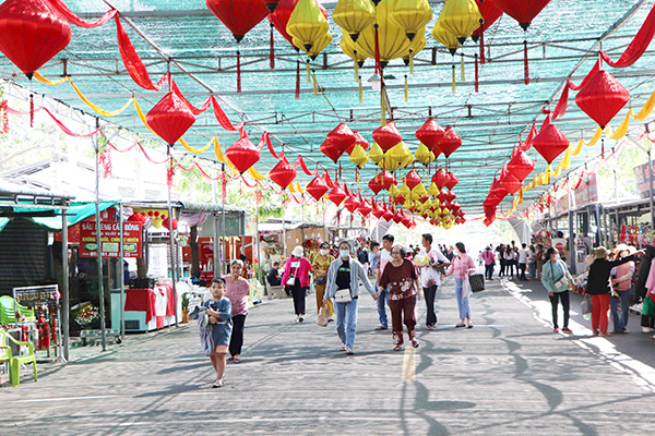 Cảnh tượng ngay l&uacute;c n&agrave;y tại ngọn n&uacute;i cao thứ 2 Nam Bộ: Nhiều người kh&ocirc;ng tin v&agrave;o mắt m&igrave;nh- Ảnh 6.