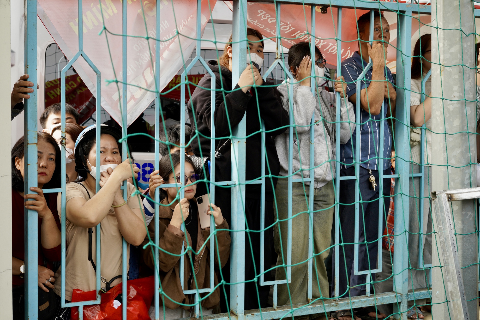 Những khoảnh khắc x&uacute;c động trong ng&agrave;y hội t&ograve;ng qu&acirc;n: L&aacute; thư tay của mẹ v&agrave; những c&aacute;i &ocirc;m siết chặt tiếp th&ecirc;m sức mạnh cho h&agrave;ng ngh&igrave;n t&acirc;n binh- Ảnh 28.