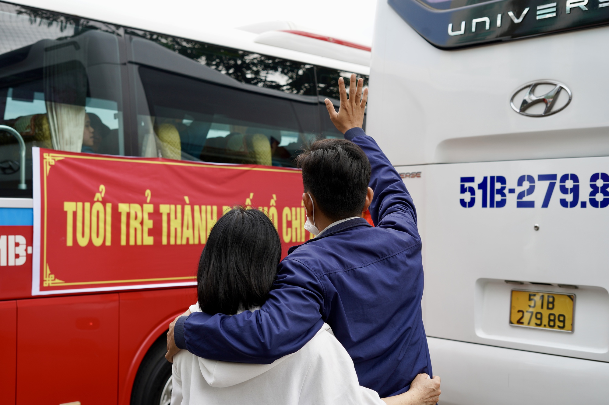 Những khoảnh khắc x&uacute;c động trong ng&agrave;y hội t&ograve;ng qu&acirc;n: L&aacute; thư tay của mẹ v&agrave; những c&aacute;i &ocirc;m siết chặt tiếp th&ecirc;m sức mạnh cho h&agrave;ng ngh&igrave;n t&acirc;n binh- Ảnh 41.