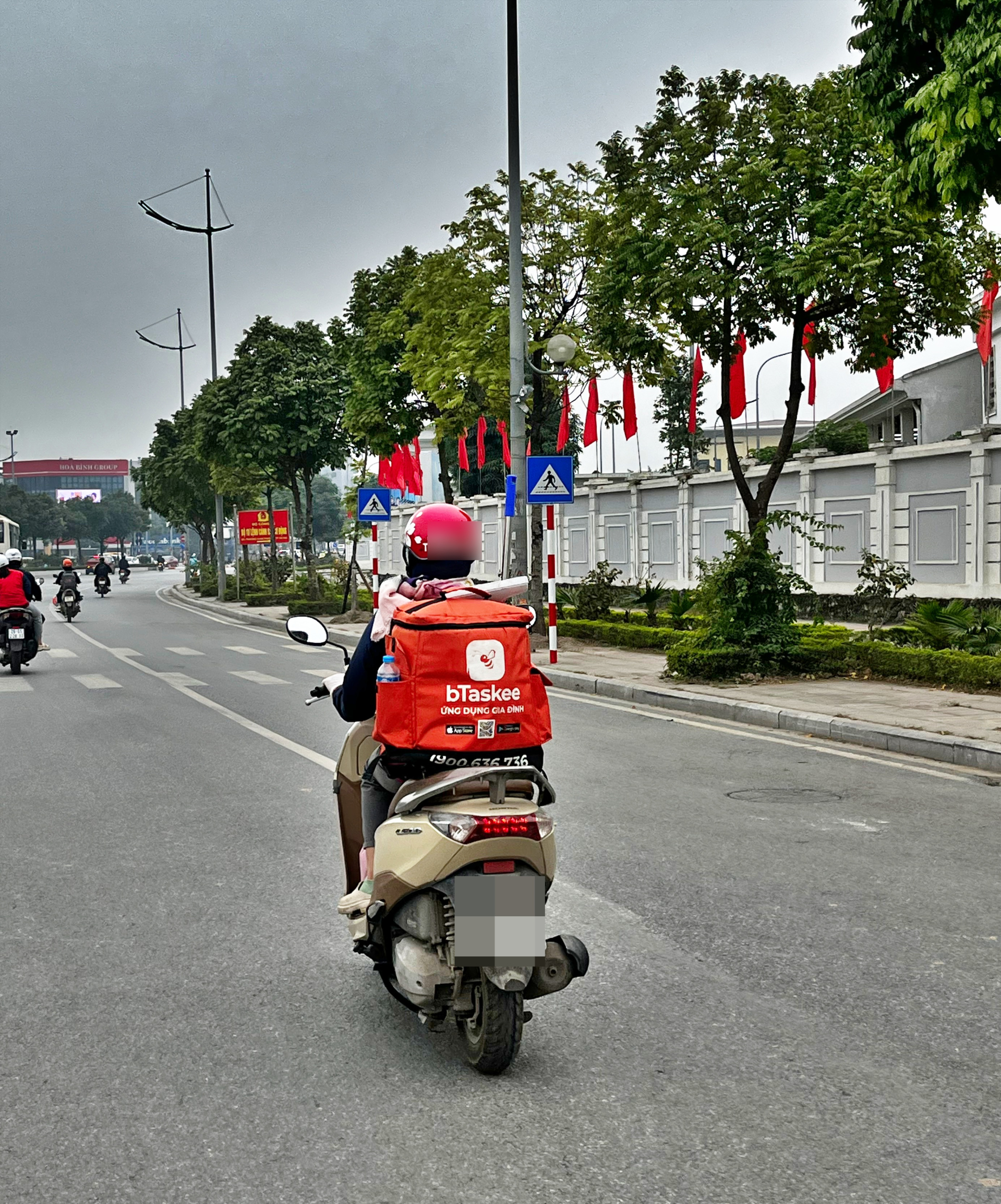L&ecirc;n bTaskee book dọn nh&agrave; nhưng l&agrave;m ẩu, đến 3 tiếng toilet dơ y nguy&ecirc;n, thậm ch&iacute; chẳng ai nhận việc: Đại diện thương hiệu n&oacute;i g&igrave;?- Ảnh 1.