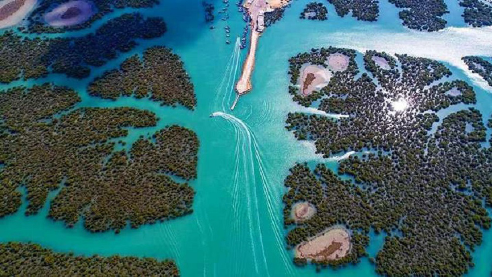 Iran sở hữu "kho b&aacute;u thi&ecirc;n ni&ecirc;n kỷ" tr&ecirc;n đảo Hormuz- Ảnh 3.