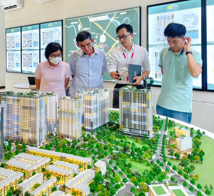 L&atilde;i suất tăng, &aacute;p lực đ&egrave; nặng l&ecirc;n vai người mua nh&agrave;- Ảnh 3.