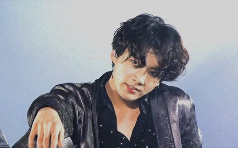 Jungkook (BTS) xin đừng l&agrave;m chuyện n&agrave;y với gương mặt của m&igrave;nh nữa!- Ảnh 1.