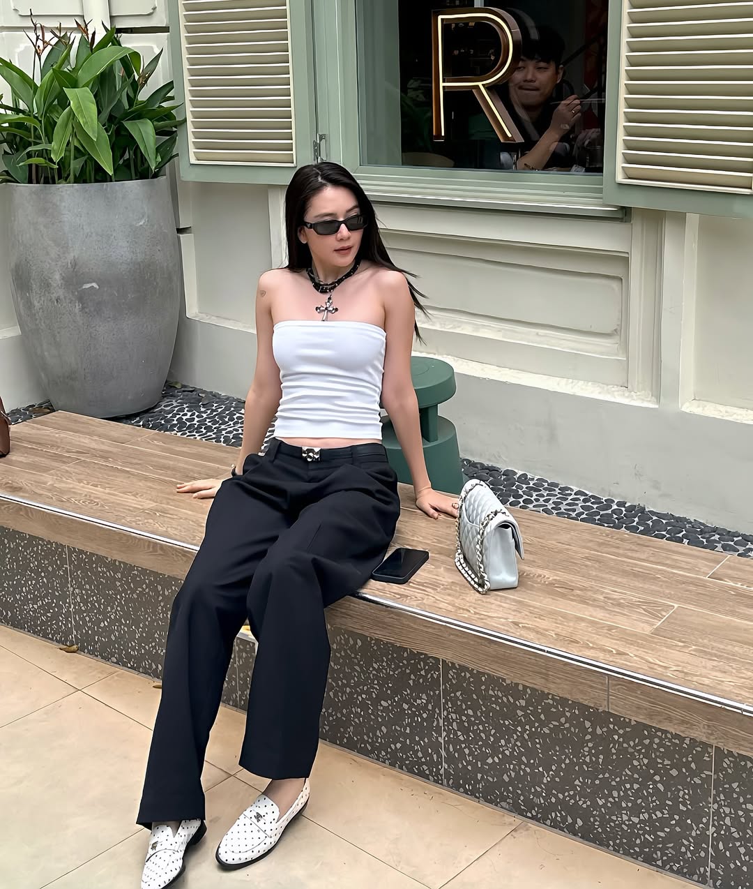 Showbiz c&oacute; mỹ nh&acirc;n U35 m&agrave; "trẻ măng", body đẹp &aacute;c chiến: Style đỉnh trường tồn, g&aacute;i trẻ vẫn phải học lỏm- Ảnh 9.