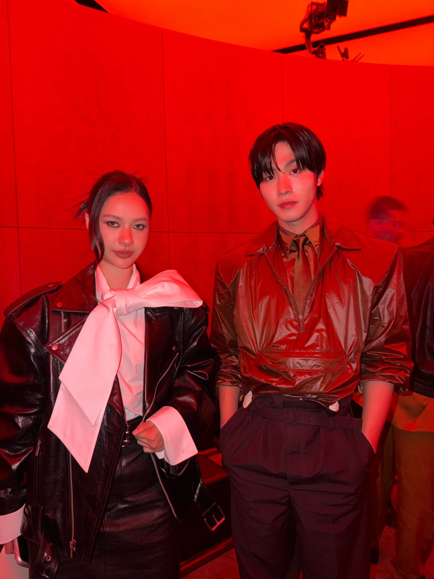 Ros&eacute; k&iacute;n đ&aacute;o nhưng tỏa s&aacute;ng đến show Saint Laurent, Cha Eun Woo đ&atilde; bị thay bằng nam thần "tổng t&agrave;i" cao gần 1m9- Ảnh 9.