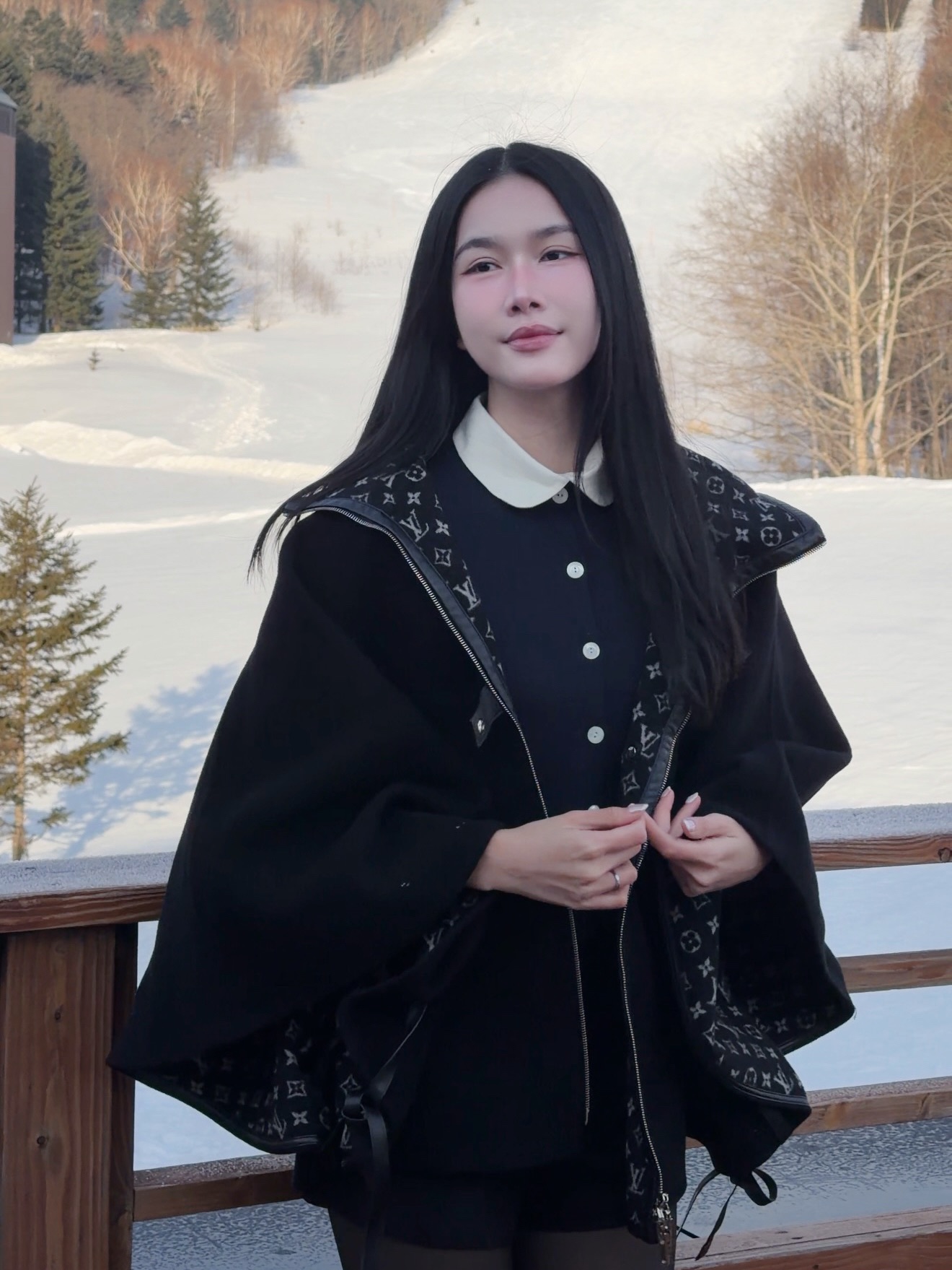 Giảng vi&ecirc;n Vbiz bỏ h&igrave;nh tượng "g&aacute;i ngoan", theo Lisa khoe nội y giữa trời tuyết- Ảnh 7.