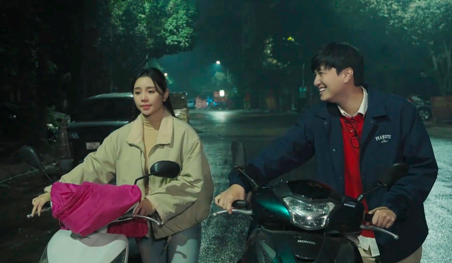 Nh&igrave;n cặp sao Việt n&agrave;y t&aacute;n nhau m&agrave; cả MXH l&agrave; người đổ: Nh&agrave; trai đẹp kh&ocirc;ng vết xước, nh&agrave; g&aacute;i được v&iacute; với Phạm Băng Băng- Ảnh 2.