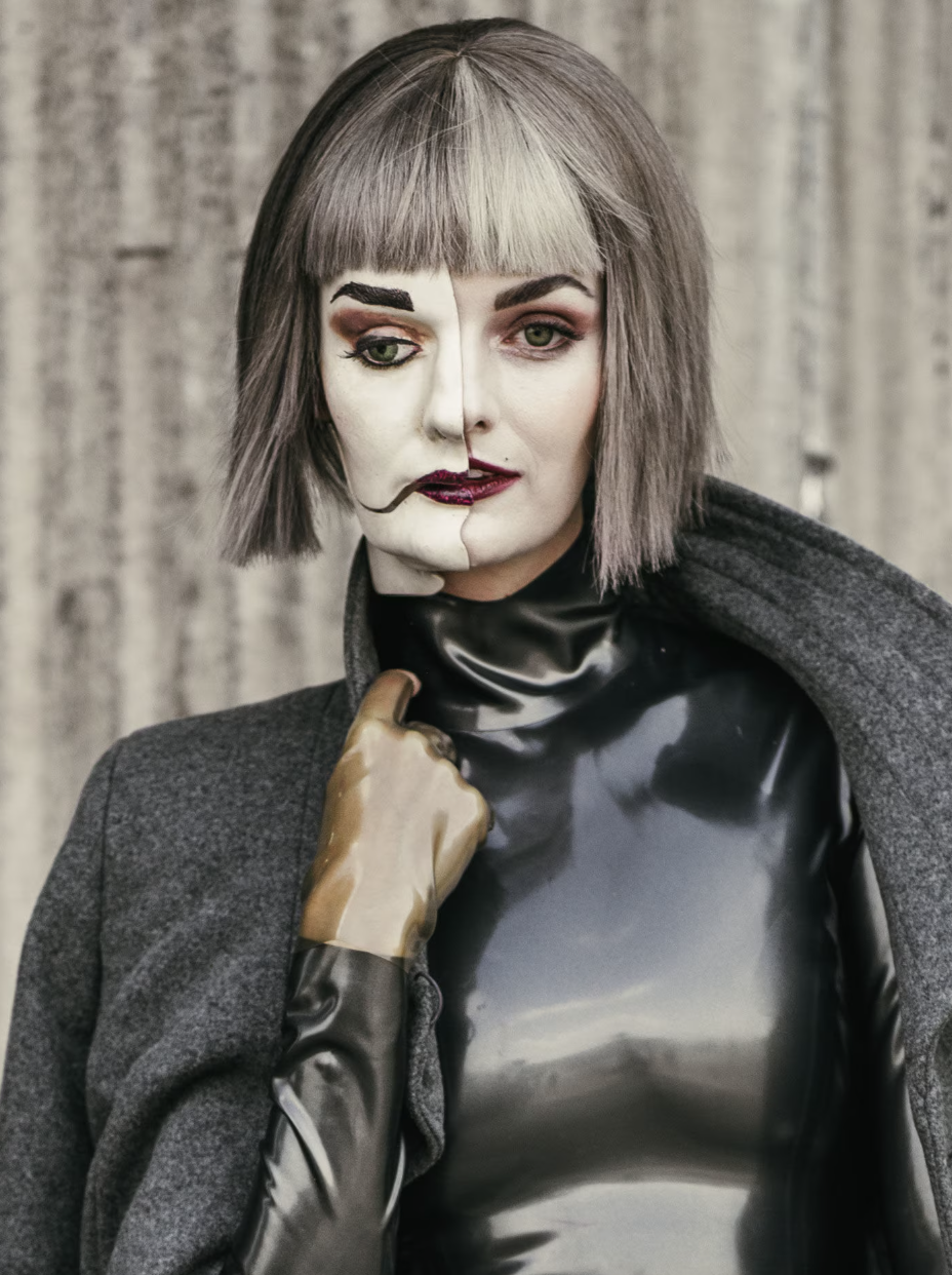 Cựu HLV The Face Mỹ c&oacute; mẹ từng bị bắt c&oacute;c v&agrave; tẩy n&atilde;o, sự nghiệp thăng hoa chỉ sau 1 lần test ống k&iacute;nh- Ảnh 20.