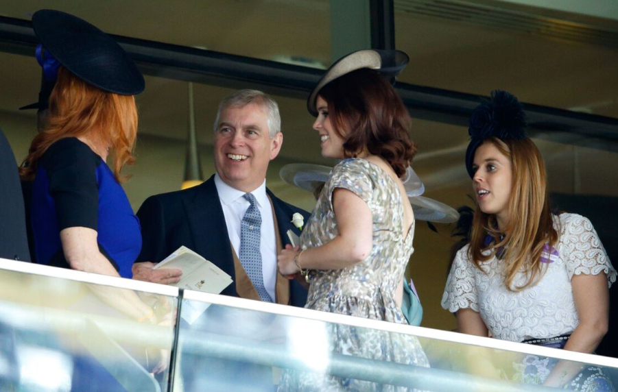 "Qu&yacute;t l&agrave;m cam chịu": Nỗi &ecirc; chề của hai C&ocirc;ng ch&uacute;a Anh khi bị gia tộc quay lưng v&igrave; b&ecirc; bối t&agrave;y trời của cha mẹ- Ảnh 2.