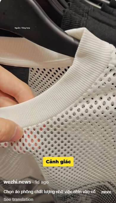 Người đ&agrave;n &ocirc;ng chỉ c&aacute;ch chọn &aacute;o m&ugrave;a h&egrave; chuẩn đẹp bằng c&aacute;ch nh&igrave;n cổ &aacute;o: Xem xong t&ocirc;i thốt l&ecirc;n ước g&igrave; biết sớm hơn!- Ảnh 1.