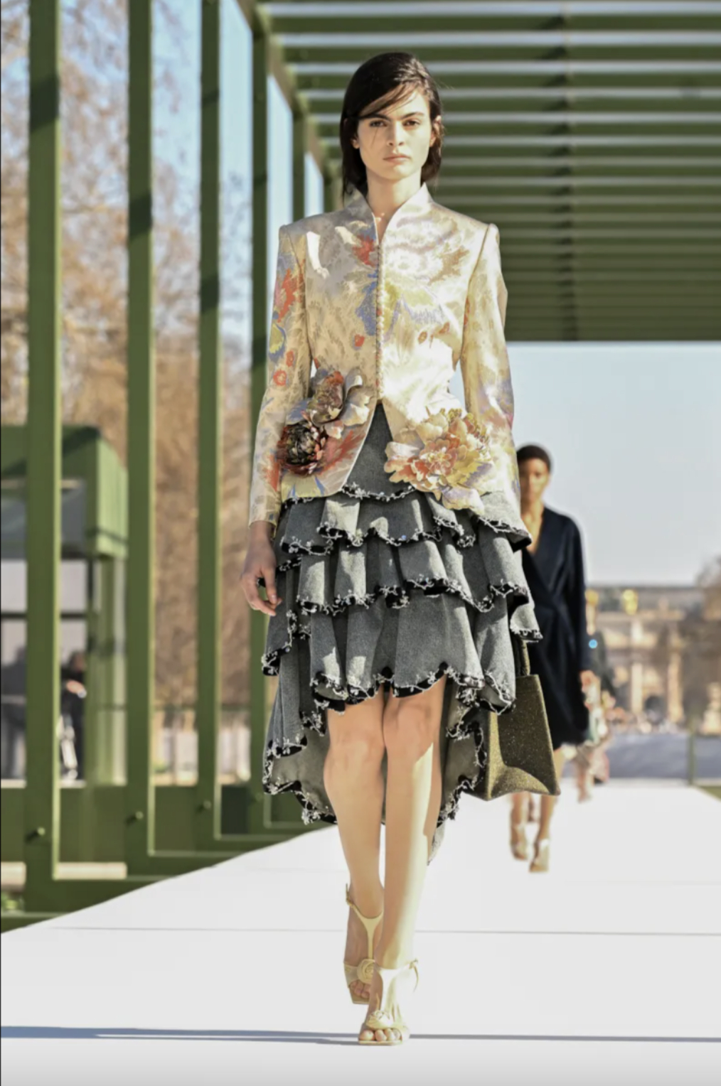 Chuyện Lọ Lem rơi gi&agrave;y ở ch&iacute;nh show Dior: D&acirc;n mạng thế giới đ&ograve;i mua gấp, viral ngay v&agrave; lu&ocirc;n!- Ảnh 7.