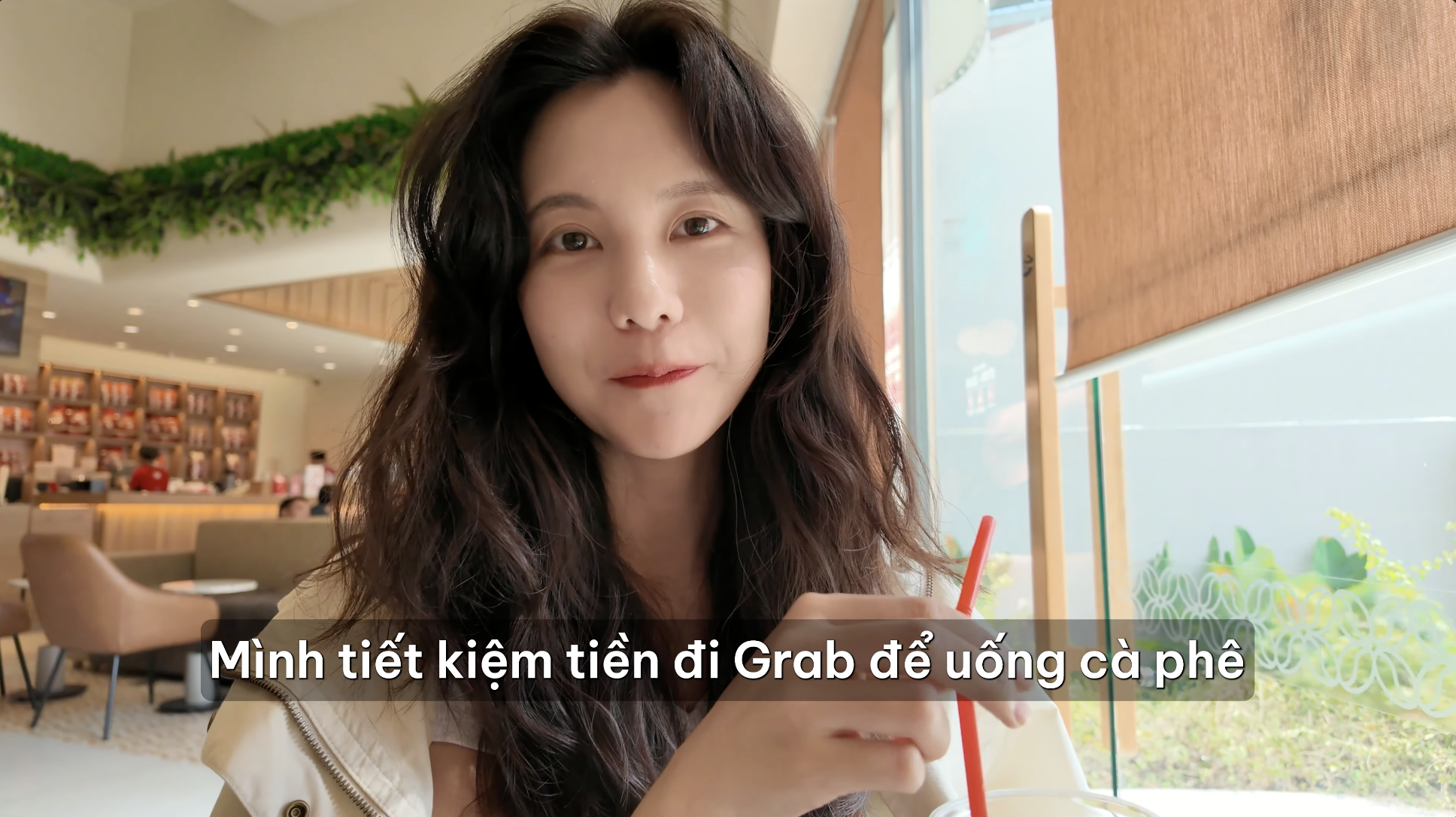 Kh&aacute;ch H&agrave;n sang Việt Nam nhịn tiền xe, cuốc bộ chỉ để mua được thứ nước g&acirc;y nghiện n&agrave;y- Ảnh 4.