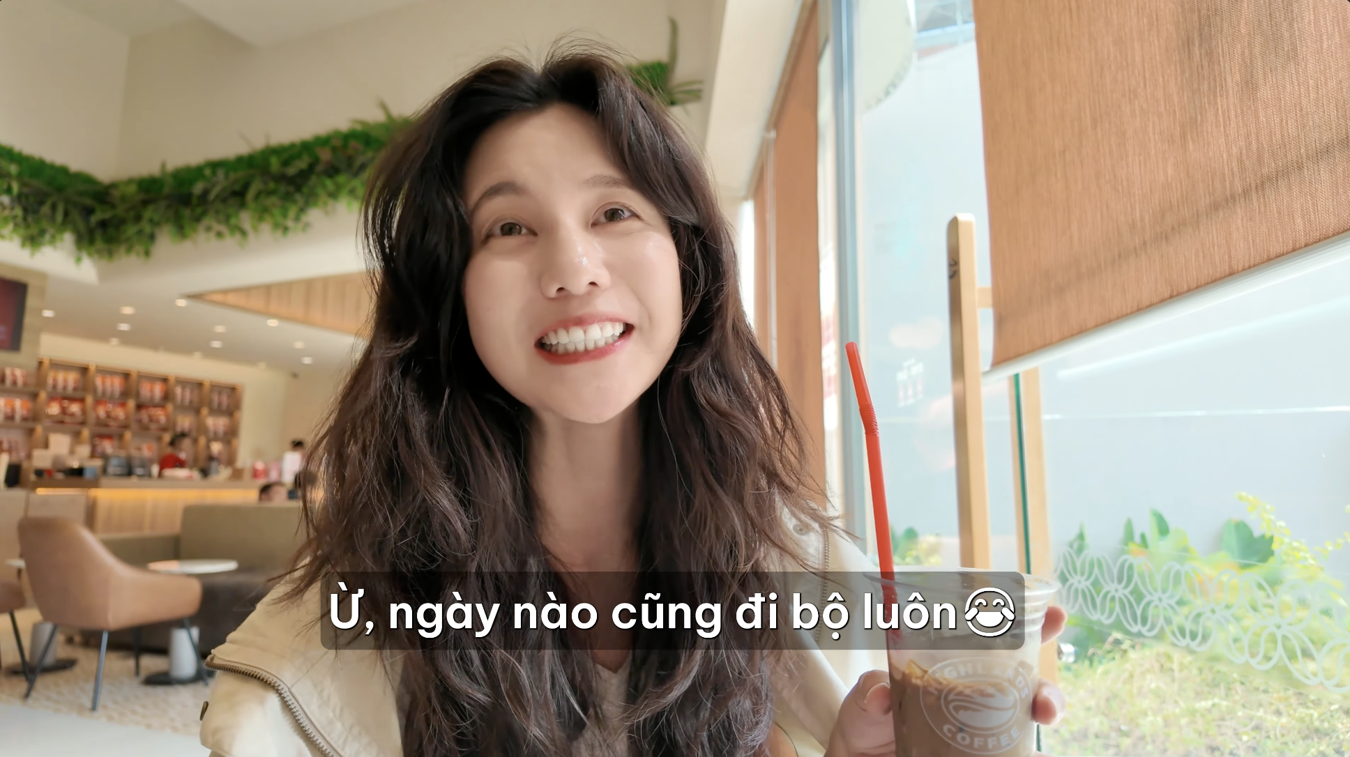 Kh&aacute;ch H&agrave;n sang Việt Nam nhịn tiền xe, cuốc bộ chỉ để mua được thứ nước g&acirc;y nghiện n&agrave;y- Ảnh 5.