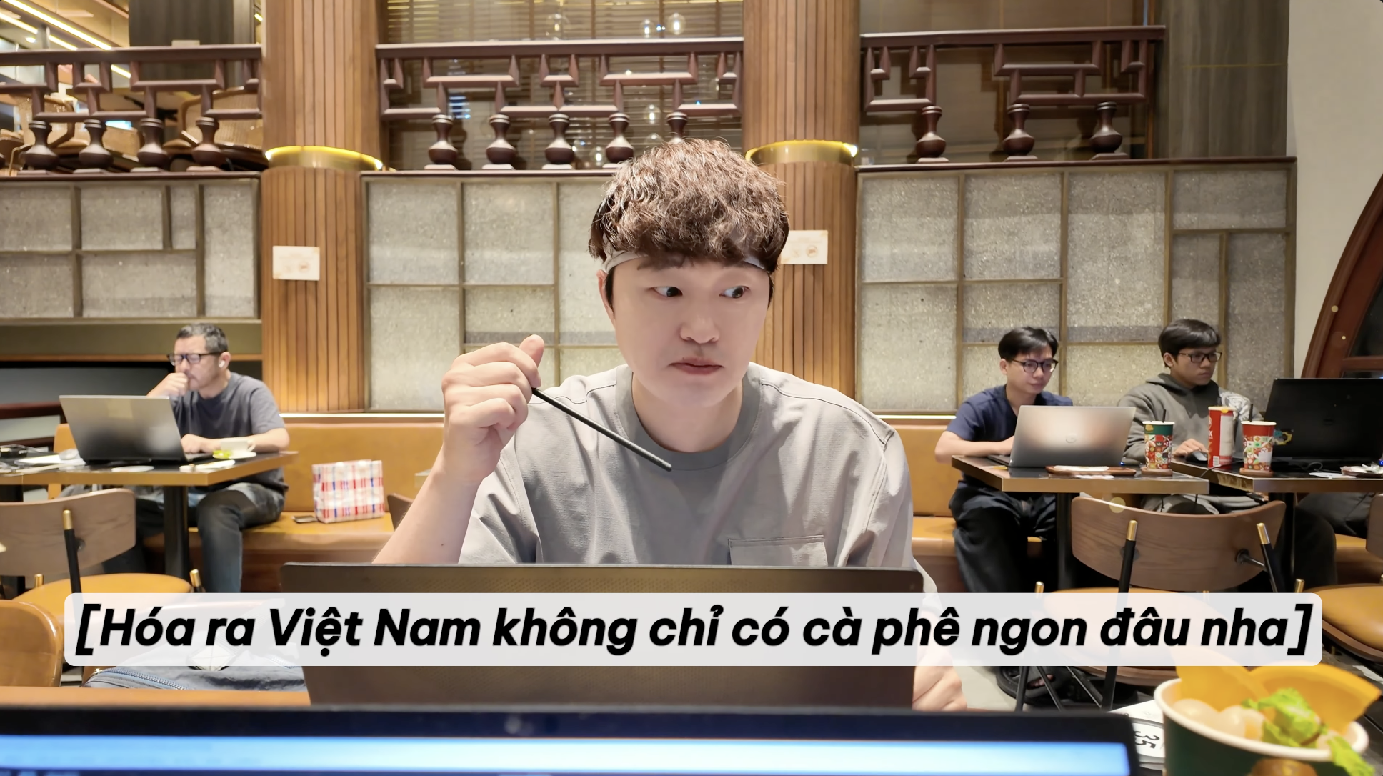 Kh&aacute;ch H&agrave;n sang Việt Nam nhịn tiền xe, cuốc bộ chỉ để mua được thứ nước g&acirc;y nghiện n&agrave;y- Ảnh 12.