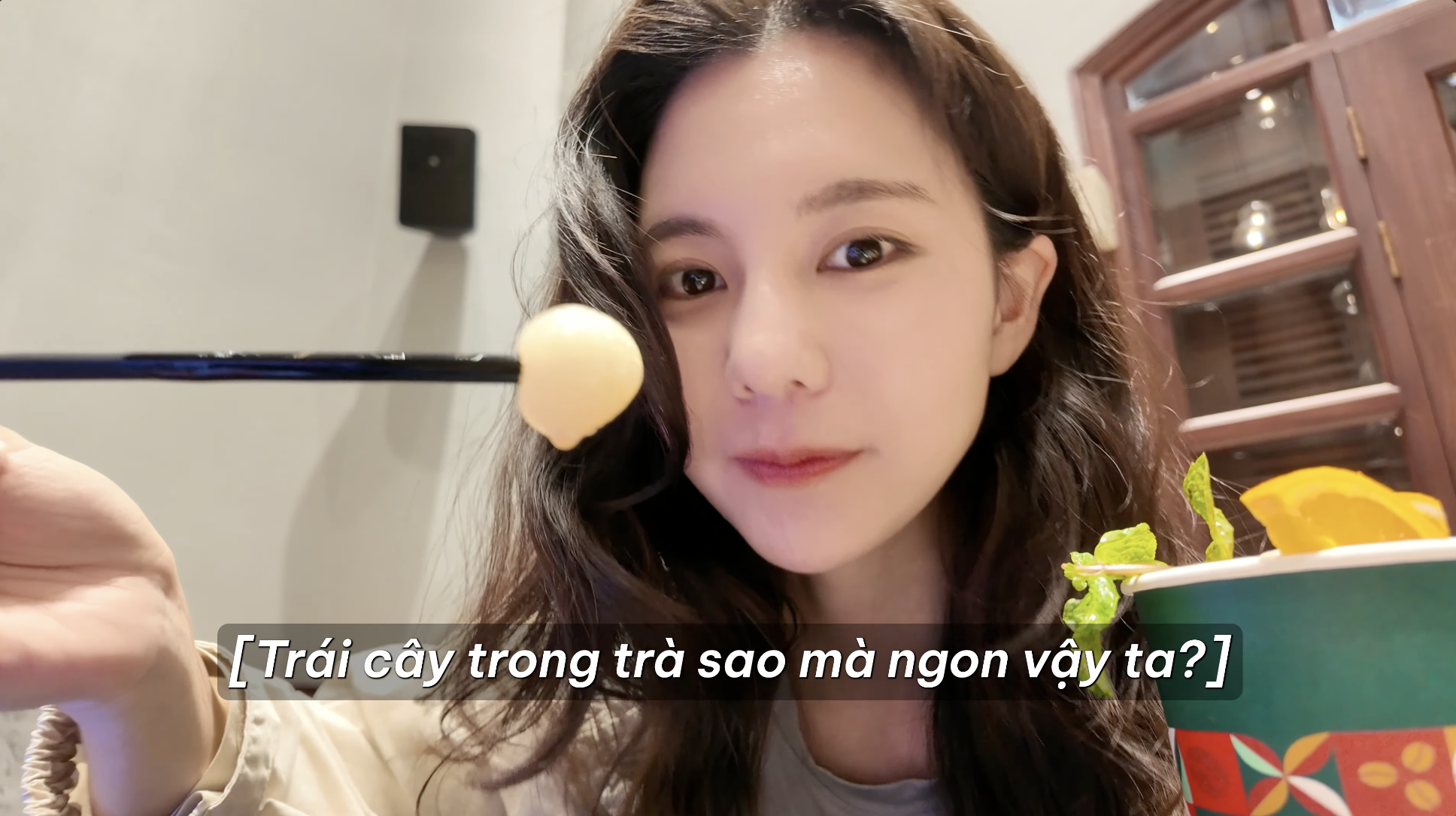 Kh&aacute;ch H&agrave;n sang Việt Nam nhịn tiền xe, cuốc bộ chỉ để mua được thứ nước g&acirc;y nghiện n&agrave;y- Ảnh 11.