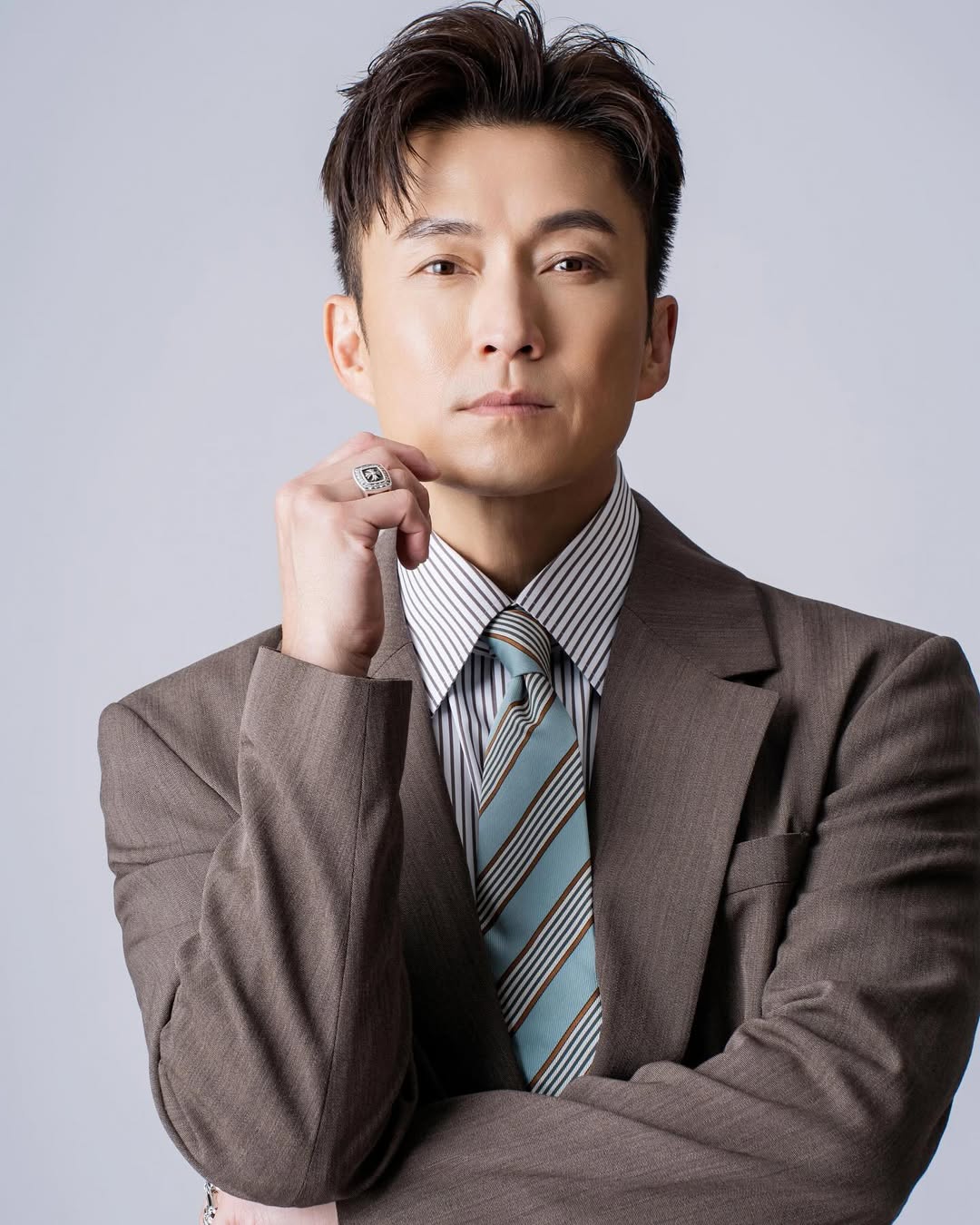 Hết cứu 1 nam ch&iacute;nh phim Tết: 730 ng&agrave;y bị cả showbiz xua đuổi, giờ l&ecirc; la khắp nơi cầu cạnh đồng nghiệp- Ảnh 1.