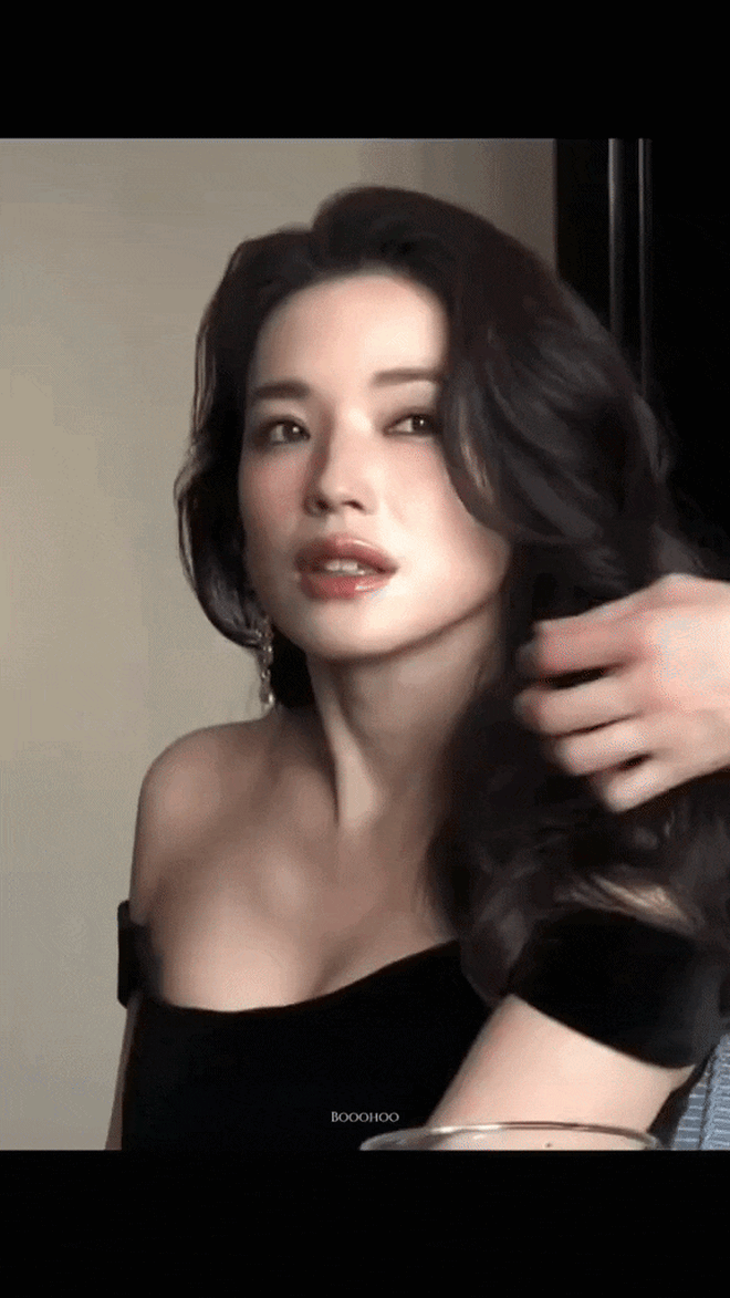 Ngoại lệ của 1,4 tỷ d&acirc;n Trung: Nữ thần đẹp "bất khả chiến bại", ngũ quan đ&uacute;c từ v&agrave;ng, U50 m&agrave; visual vẫn s&aacute;ng ch&oacute;i như kim cương- Ảnh 1.