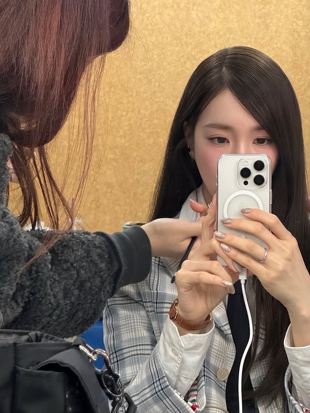 C&ocirc; d&acirc;u mới Tiffany (SNSD) h&eacute; lộ nhẫn cưới Byun Yo Han?- Ảnh 3.