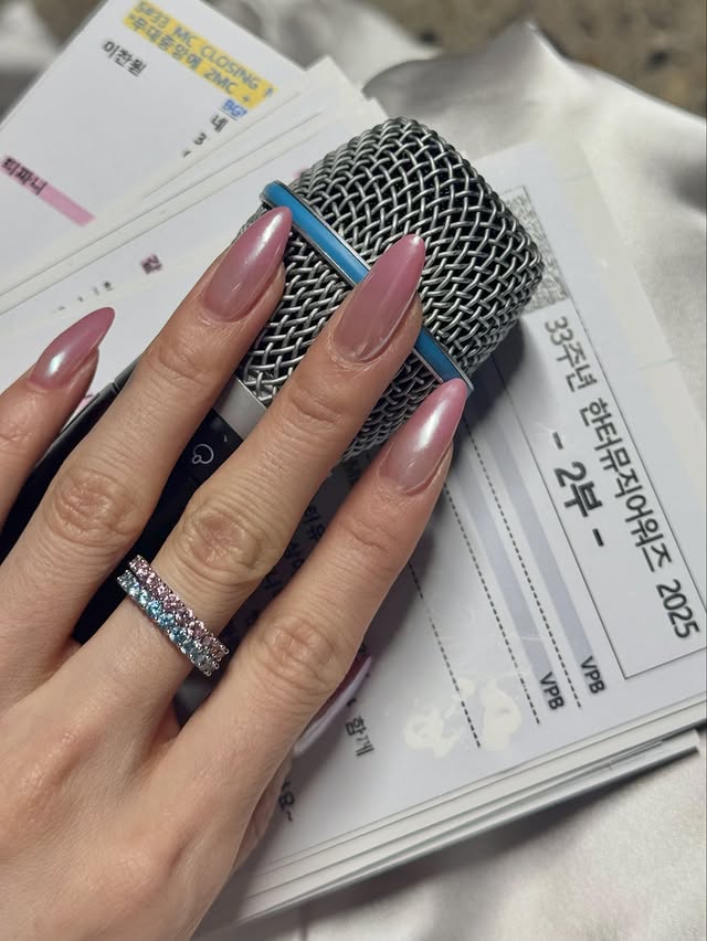 C&ocirc; d&acirc;u mới Tiffany (SNSD) h&eacute; lộ nhẫn cưới Byun Yo Han?- Ảnh 2.