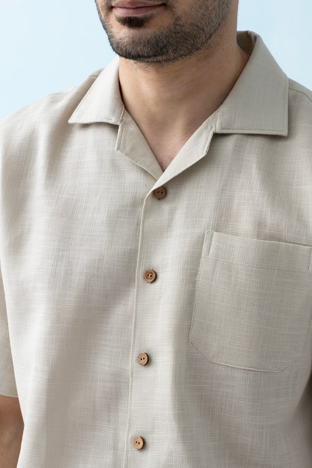 Nh&igrave;n cổ &aacute;o sơ mi của đ&agrave;n &ocirc;ng l&agrave; biết trai ngoan, trai hư hay trai điềm- Ảnh 9.