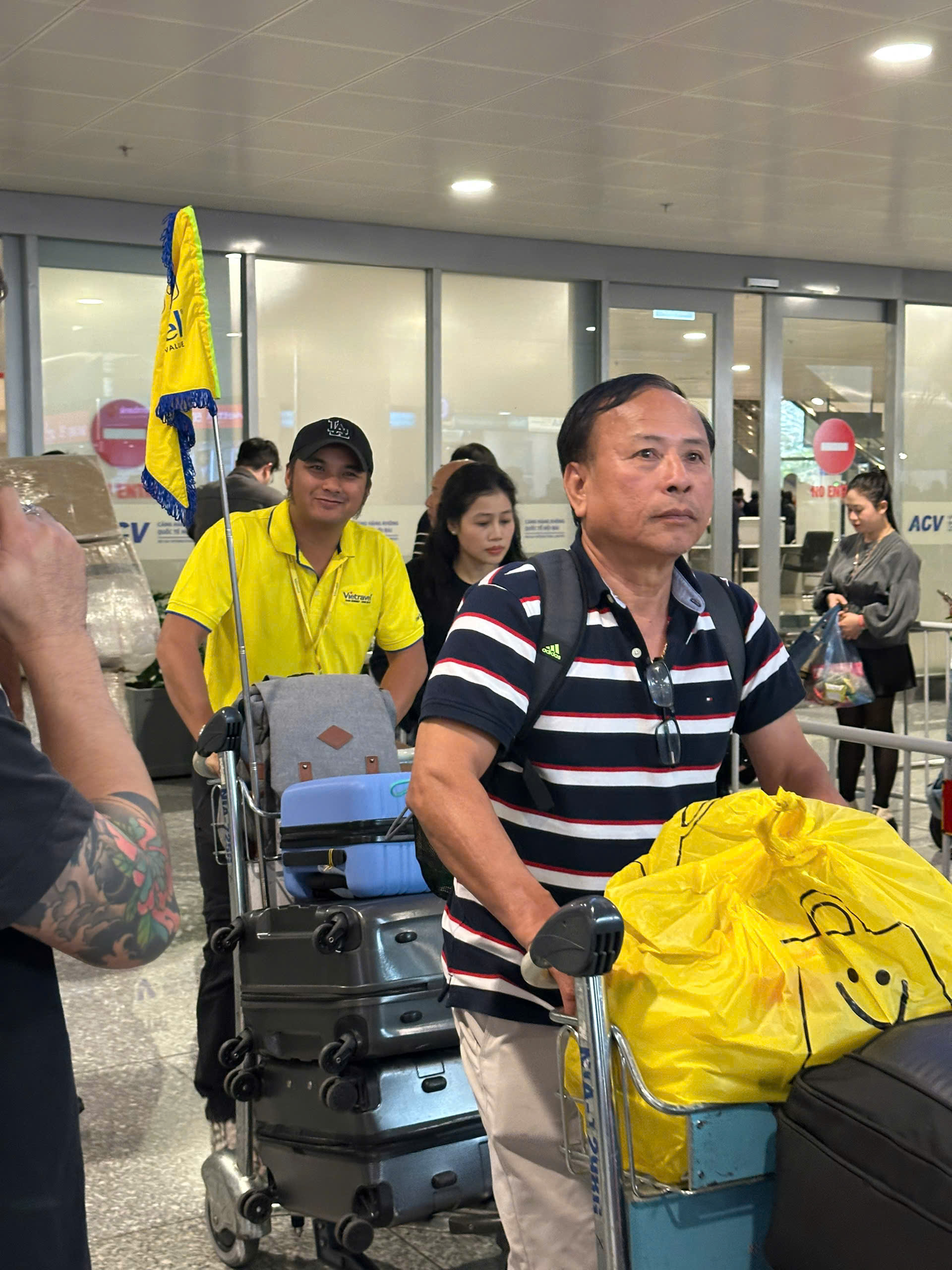 Kh&aacute;ch du lịch vừa trở về từ Trung Đ&ocirc;ng: Khi m&aacute;y bay hạ c&aacute;nh xuống Nội B&agrave;i l&agrave; nhẹ nh&otilde;m ngay!- Ảnh 2.