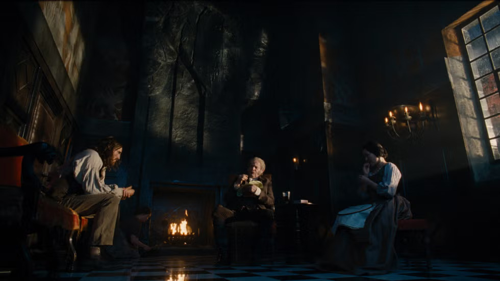 Giải m&atilde; 9 chi tiết ẩn trong Đồi Gi&oacute; H&uacute;: Ph&ograve;ng ngủ mang m&agrave;u da nữ ch&iacute;nh, tại sao bức tường lại "đổ mồ h&ocirc;i"?- Ảnh 2.