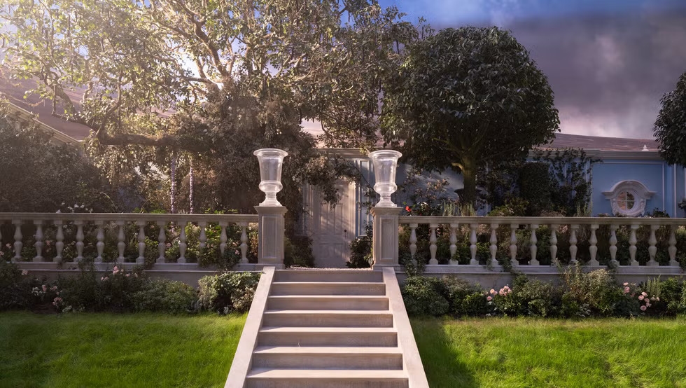 Giải m&atilde; 9 chi tiết ẩn trong Đồi Gi&oacute; H&uacute;: Ph&ograve;ng ngủ mang m&agrave;u da nữ ch&iacute;nh, tại sao bức tường lại "đổ mồ h&ocirc;i"?- Ảnh 9.