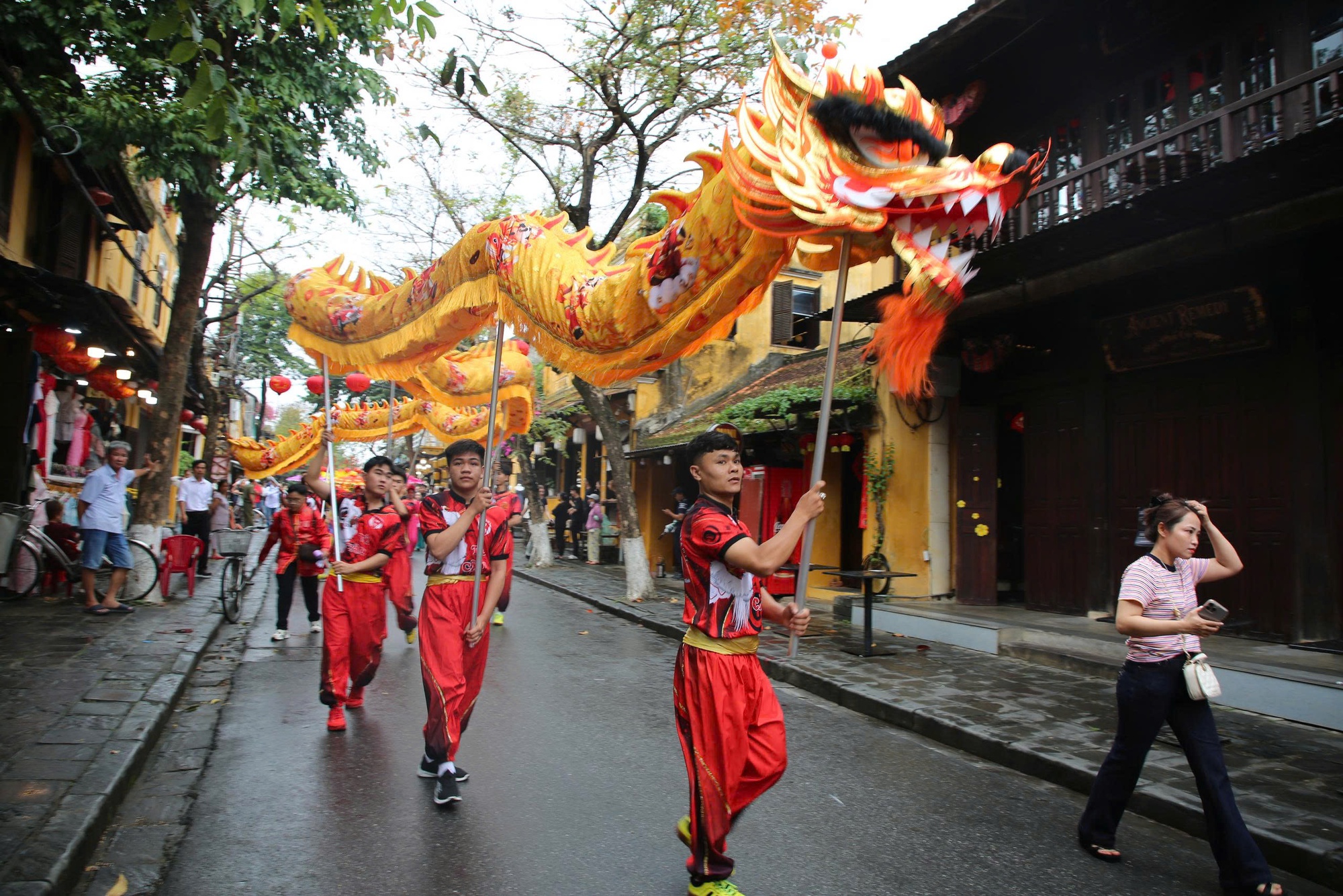 Hội An khai hội Nguy&ecirc;n Ti&ecirc;u, h&uacute;t du kh&aacute;ch về miền du lịch di sản- Ảnh 2.
