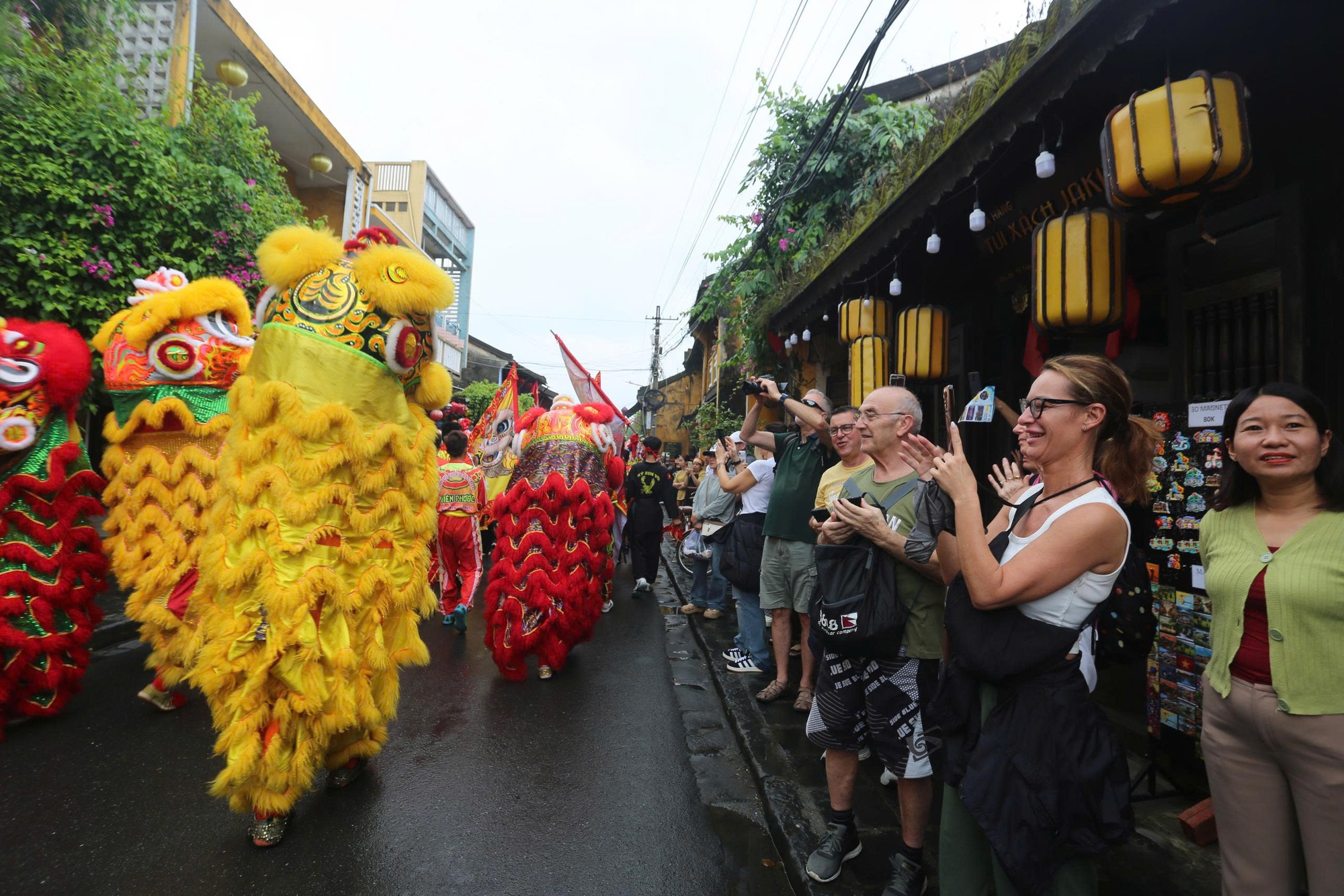Hội An khai hội Nguy&ecirc;n Ti&ecirc;u, h&uacute;t du kh&aacute;ch về miền du lịch di sản- Ảnh 4.