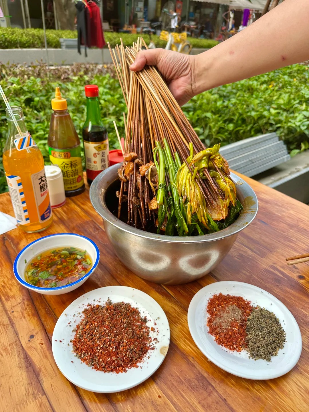 Thổ địa Tr&ugrave;ng Kh&aacute;nh chỉ điểm: 8 m&oacute;n vỉa h&egrave; "ngon chấn động" giấu trong hẻm s&acirc;u, chưa ăn coi như ph&iacute; tiền mua v&eacute;- Ảnh 27.