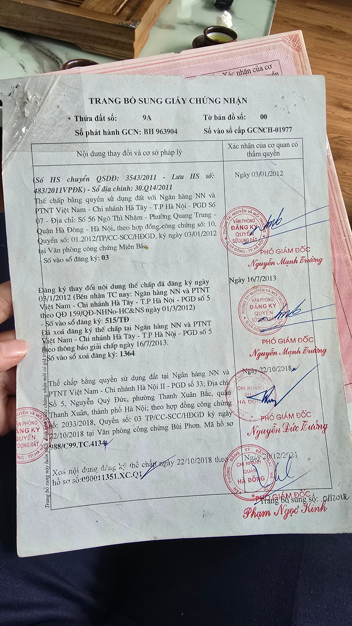 H&agrave; Nội: Hy hữu 14 hộ d&acirc;n c&oacute; nh&agrave;, đất "đ&egrave;" l&ecirc;n một nửa phần đất của nh&agrave; b&ecirc;n cạnh- Ảnh 2.