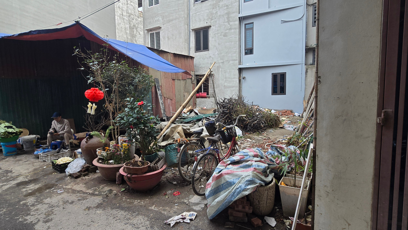 H&agrave; Nội: Hy hữu 14 hộ d&acirc;n c&oacute; nh&agrave;, đất "đ&egrave;" l&ecirc;n một nửa phần đất của nh&agrave; b&ecirc;n cạnh- Ảnh 5.