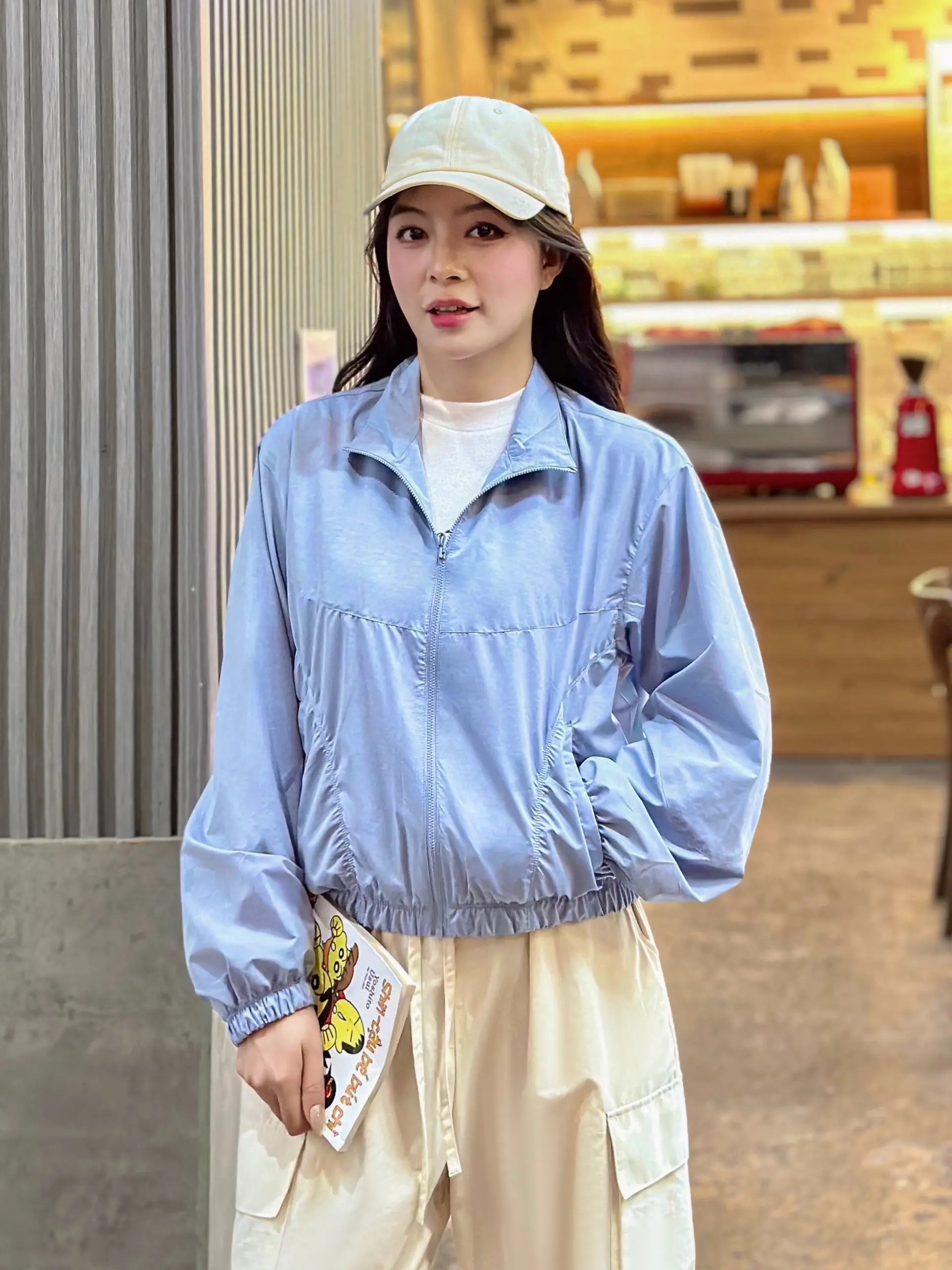 Đừng vung tiền mua sắm v&ocirc; tội vạ, phụ nữ s&agrave;nh điệu chỉ cần đ&uacute;ng 4 kiểu "&aacute;o kho&aacute;c mỏng" n&agrave;y để c&acirc;n trọn thời trang m&ugrave;a xu&acirc;n- Ảnh 18.