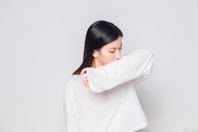 "Sao &aacute;o mẹ h&ocirc;m nay c&oacute; m&ugrave;i giống b&agrave; ngoại vậy?" v&agrave; khoảnh khắc nhiều phụ nữ nhận ra cơ thể m&igrave;nh kh&ocirc;ng c&ograve;n như trước- Ảnh 4.