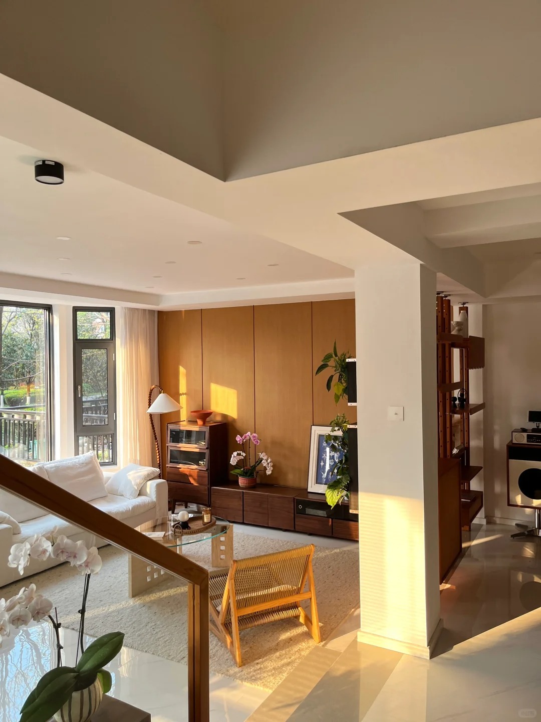 41 tuổi sửa nh&agrave;, t&ocirc;i tỉnh ngộ: 6 thiết kế tr&aacute;nh c&agrave;ng xa c&agrave;ng tốt kẻo hối hận cả đời- Ảnh 1.