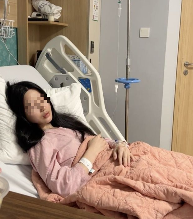 Nữ sinh 18 tuổi đ&atilde; u xơ tử cung v&igrave; 2 sở th&iacute;ch ăn uống cực quen ở người trẻ: 1 "gi&ograve;n rụm", 1 ngọt ng&agrave;o- Ảnh 1.