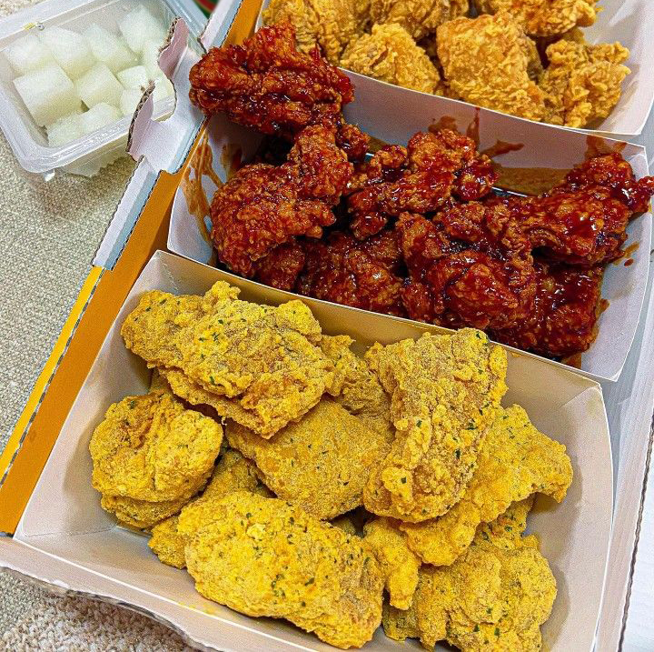 Nữ sinh 18 tuổi đ&atilde; u xơ tử cung v&igrave; 2 sở th&iacute;ch ăn uống cực quen ở người trẻ: 1 "gi&ograve;n rụm", 1 ngọt ng&agrave;o- Ảnh 2.