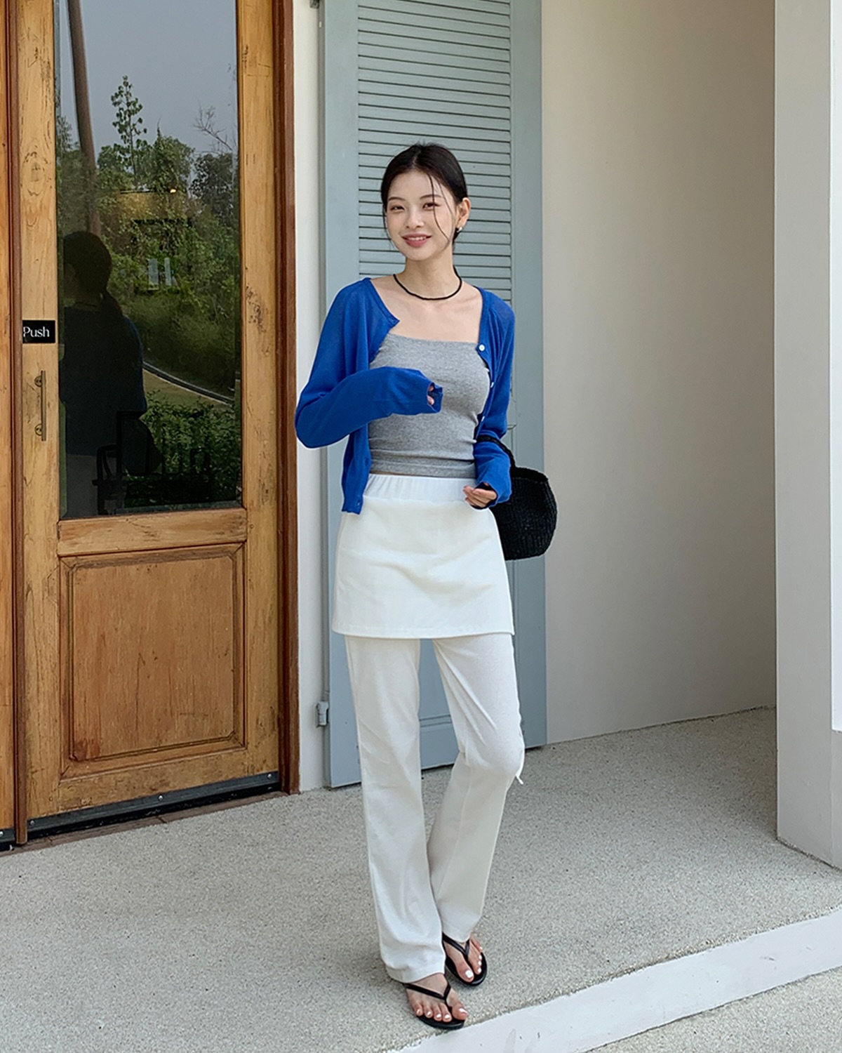 Chị em n&ecirc;n tham khảo dần 4 xu hướng sandal của m&ugrave;a h&egrave; 2026: To&agrave;n kiểu xinh xắn, dễ kết hợp- Ảnh 4.