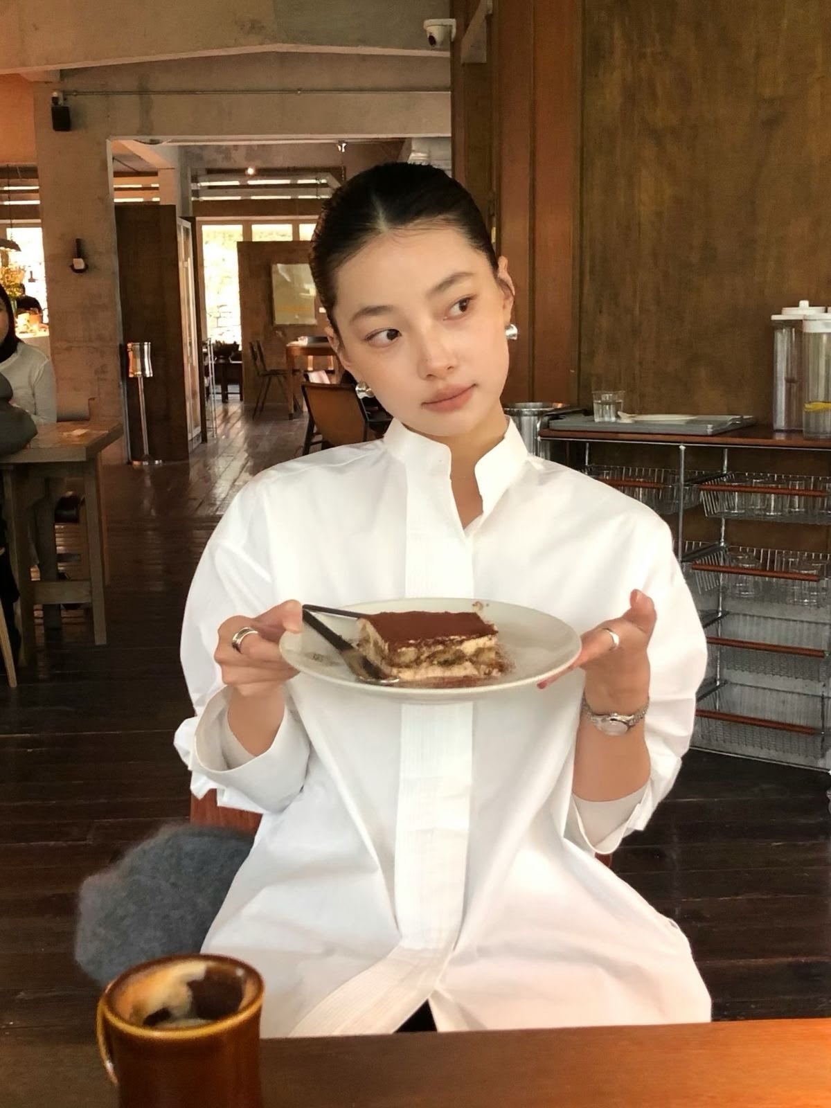 20, 30 tuổi sống tiết kiệm không phải vì nghèo, mà để U40 được hưởng lãi to- Ảnh 2. 20, 30 tuổi sống tiết kiệm không phải vì nghèo, mà để U40 được hưởng lãi to- Ảnh 2.