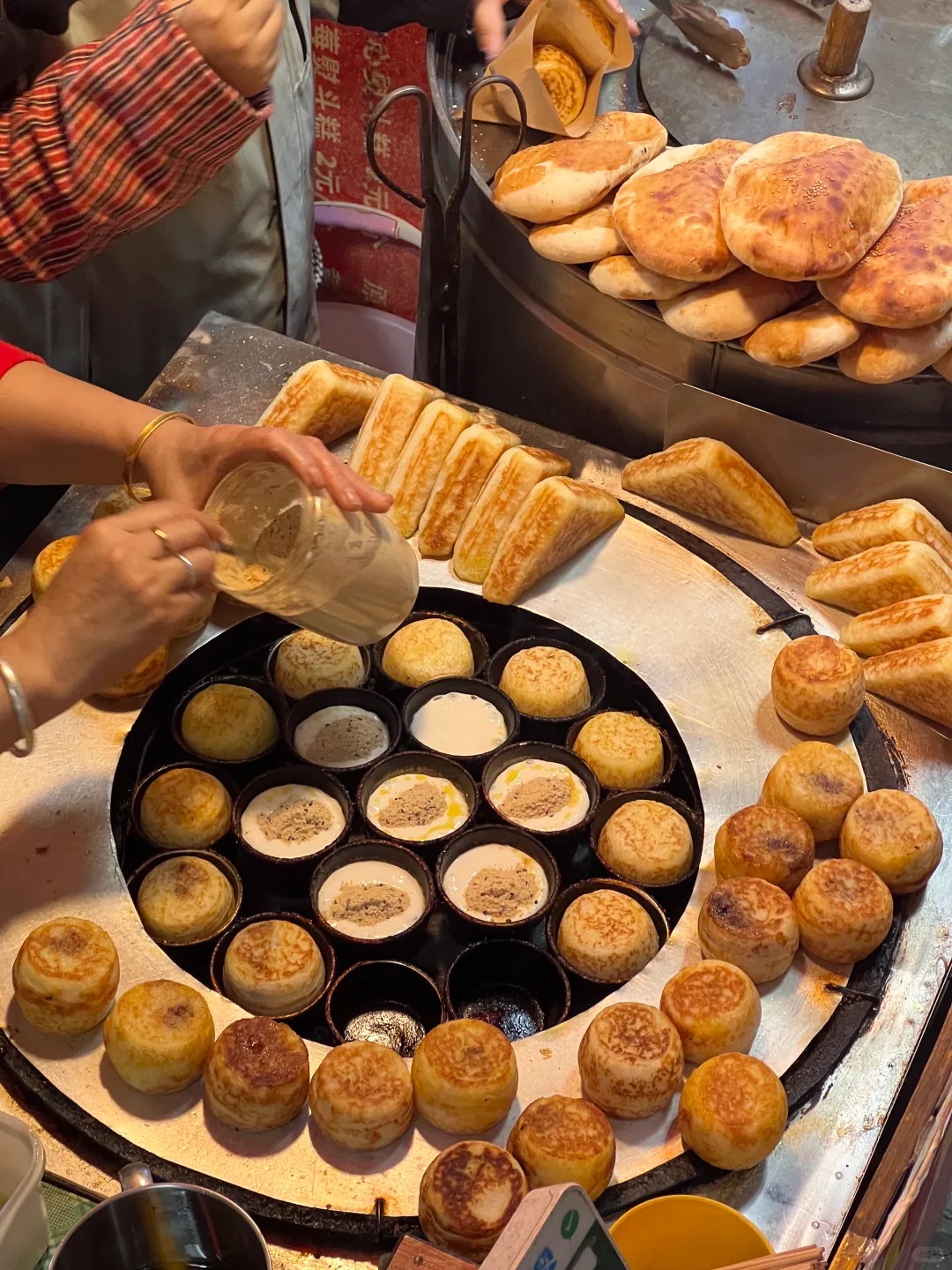 Thổ địa Tr&ugrave;ng Kh&aacute;nh chỉ điểm: 8 m&oacute;n vỉa h&egrave; "ngon chấn động" giấu trong hẻm s&acirc;u, chưa ăn coi như ph&iacute; tiền mua v&eacute;- Ảnh 20.