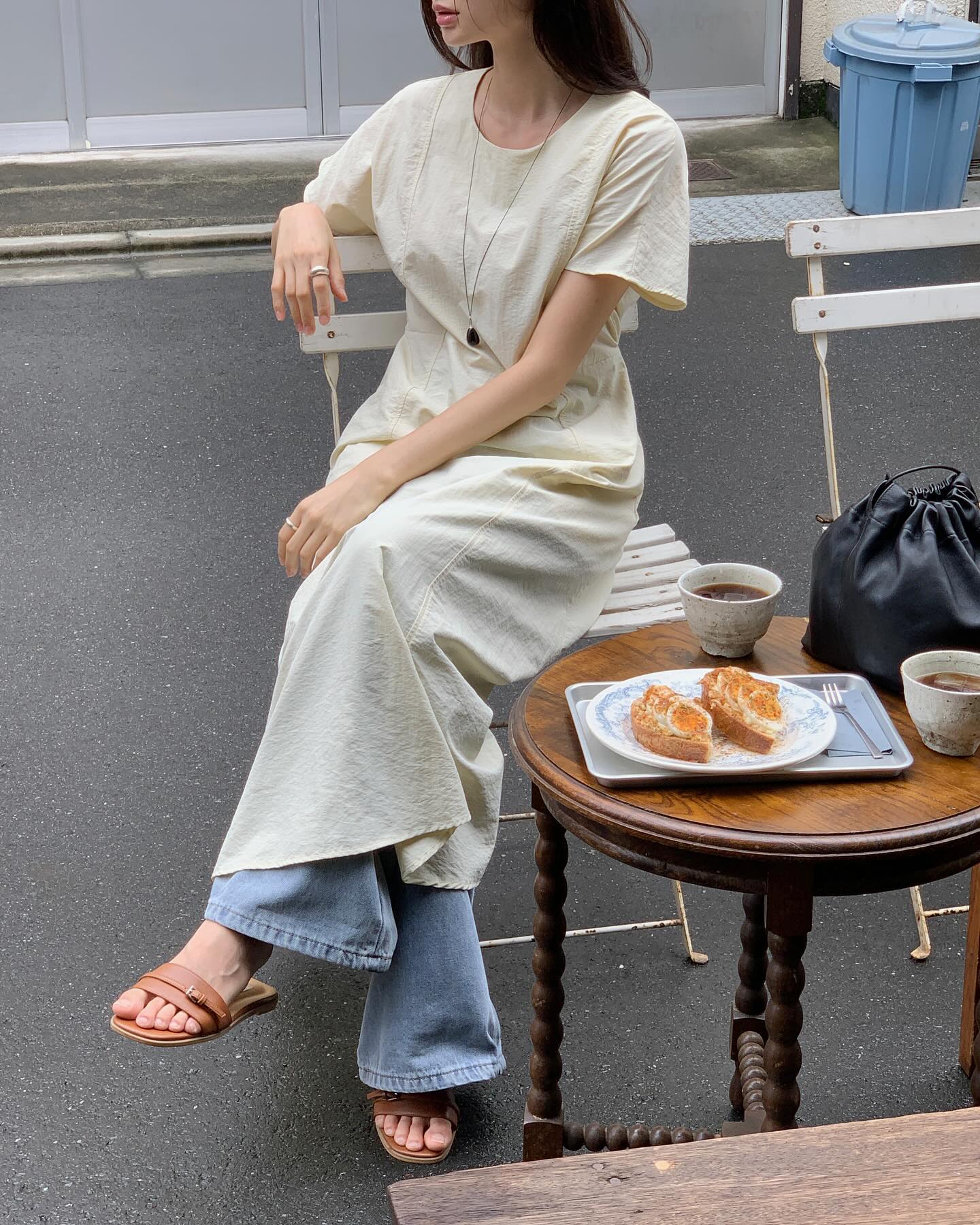 Chị em n&ecirc;n tham khảo dần 4 xu hướng sandal của m&ugrave;a h&egrave; 2026: To&agrave;n kiểu xinh xắn, dễ kết hợp- Ảnh 2.