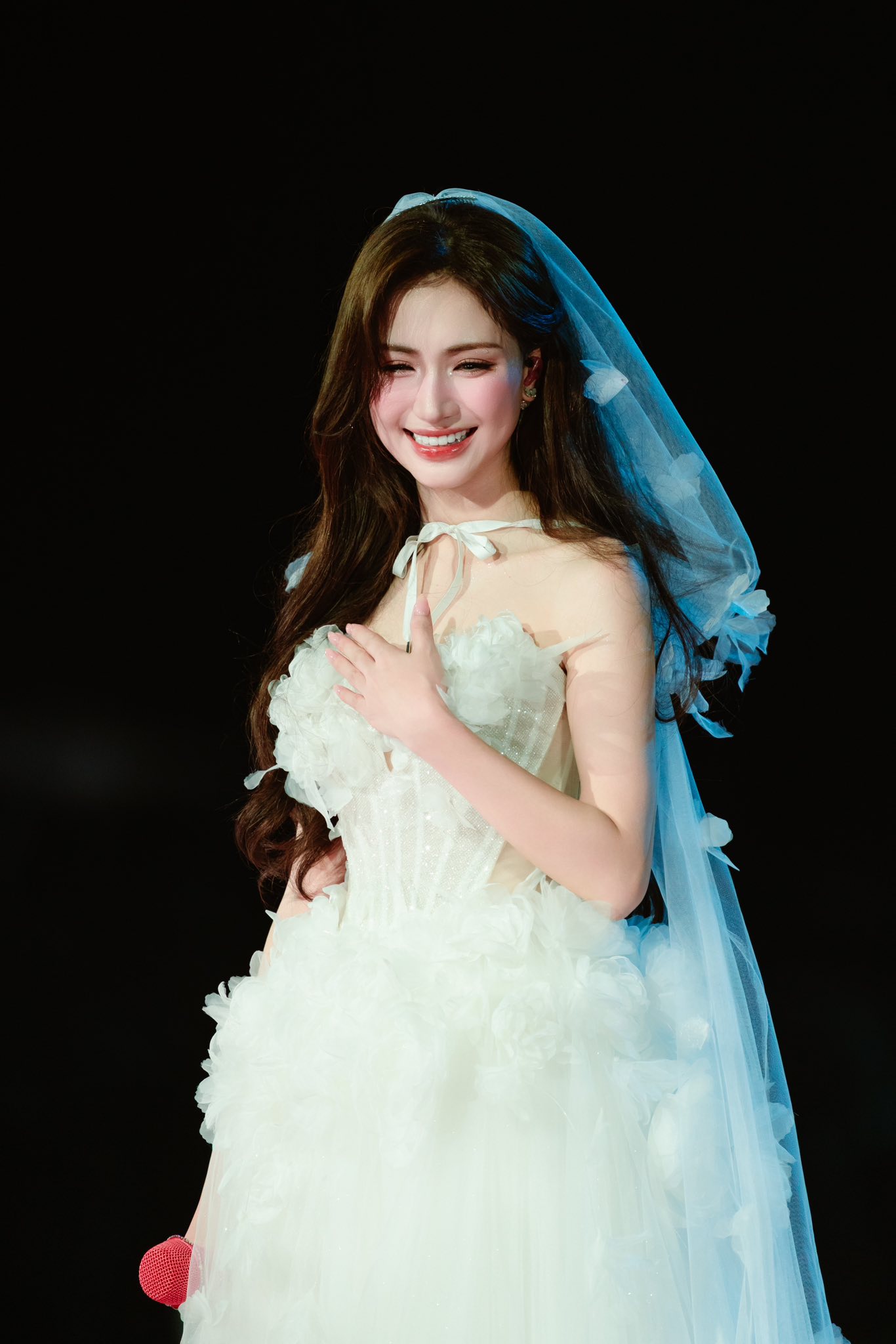 Ho&agrave; Minzy đ&atilde; mời cưới, lộ thời điểm diễn ra h&ocirc;n lễ- Ảnh 4.