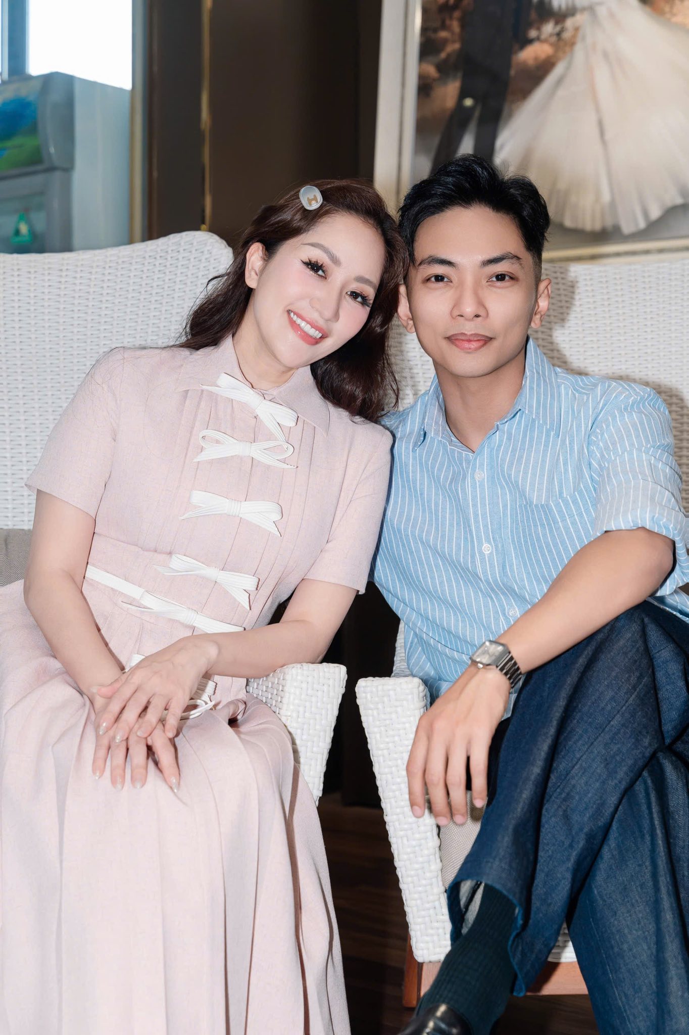 Kh&aacute;nh Thi - Phan Hiển bất ngờ ch&uacute;c ph&uacute;c Mỹ T&acirc;m v&agrave; Mai T&agrave;i Phến: N&oacute;i thẳng l&agrave; mập mờ đ&aacute;ng y&ecirc;u!- Ảnh 2.