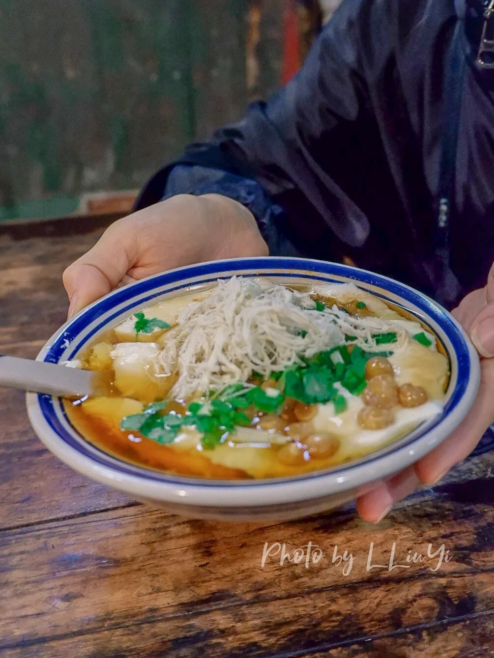 Thổ địa Tr&ugrave;ng Kh&aacute;nh chỉ điểm: 8 m&oacute;n vỉa h&egrave; "ngon chấn động" giấu trong hẻm s&acirc;u, chưa ăn coi như ph&iacute; tiền mua v&eacute;- Ảnh 15.