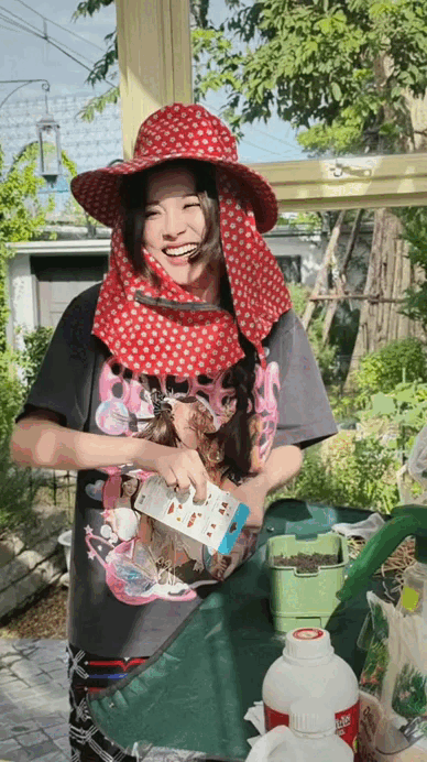 Đại mỹ nh&acirc;n ở dinh thự 55 tỷ, m&ecirc; &ldquo;trồng rau nu&ocirc;i c&aacute;&rdquo;: Vibe chữa l&agrave;nh mạnh mẽ tr&agrave;n m&agrave;n h&igrave;nh- Ảnh 9.